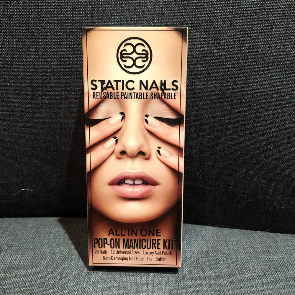 Static Nails reusable pop-on manicure kit